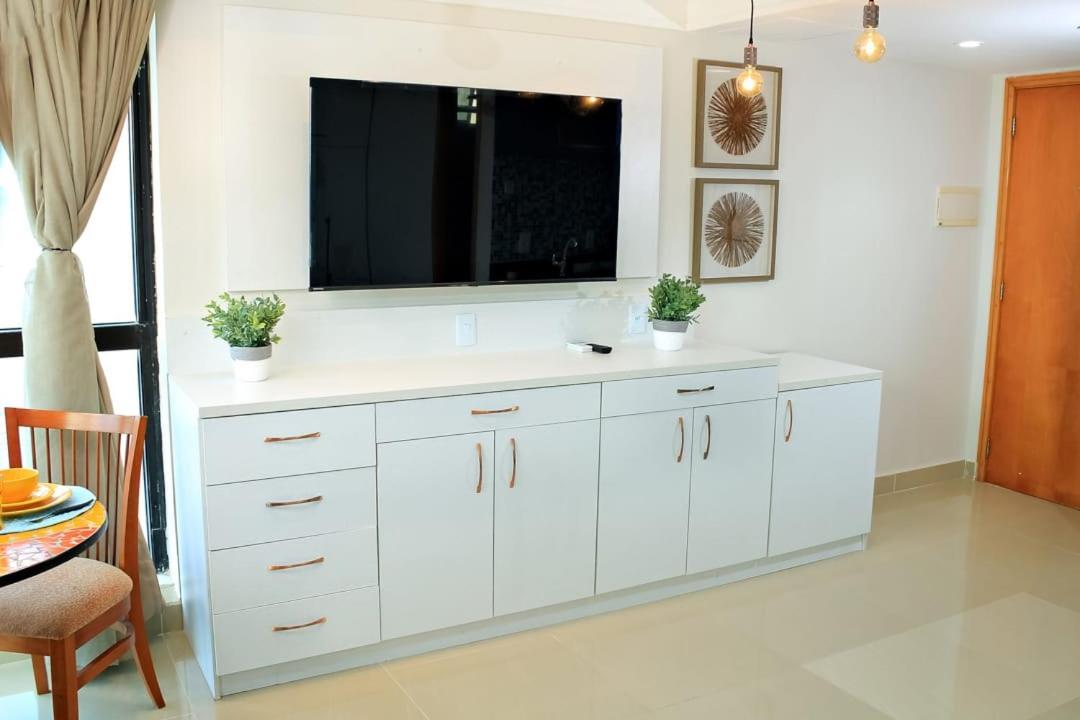 Tropical Executive 1305 With View *